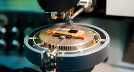新材料突破 俄科學(xué)家研發(fā)出革命性電子專用材料，助力設(shè)備微型化與高速化